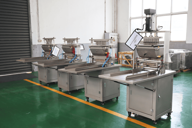 QH-20 small Candy Deposit: Cylinder/Servo; Cavity PCS: ±20; 50x50x150 Size(cm) 4 IMG_2596